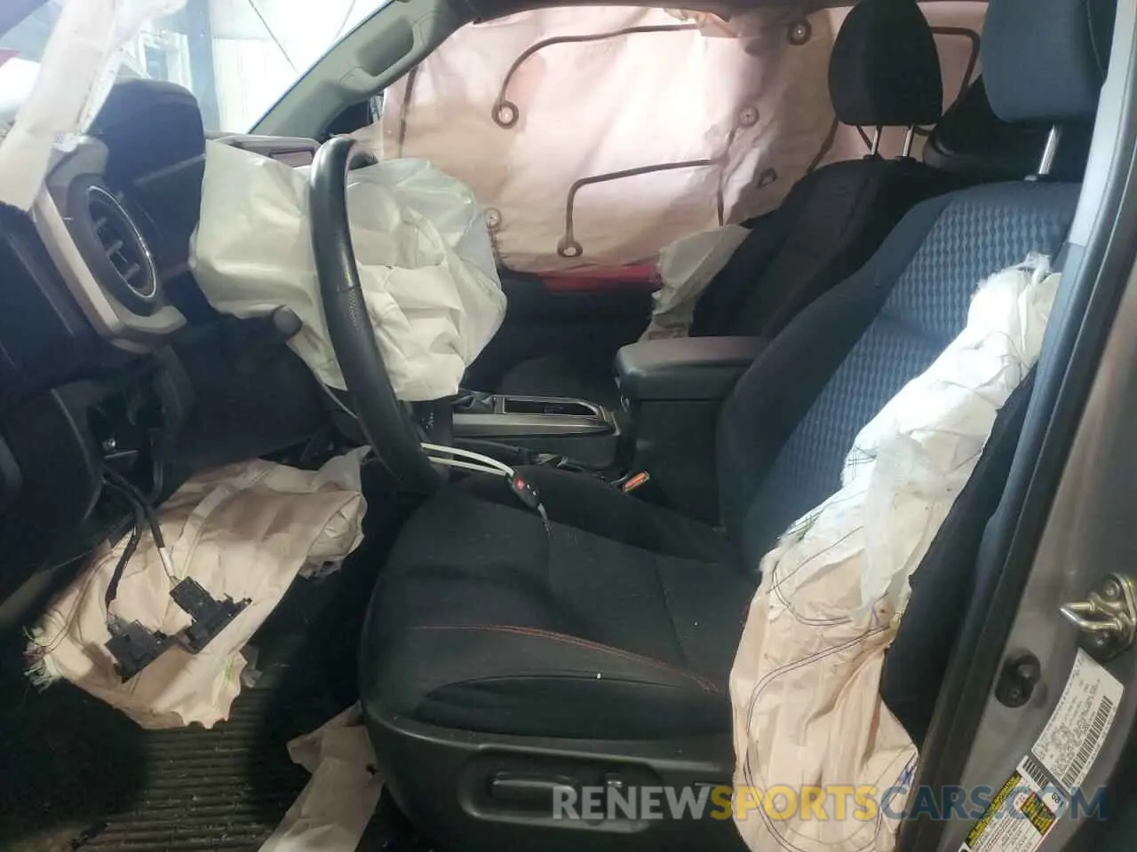 7 Photograph of a damaged car 3TMCZ5AN8LM298289 TOYOTA TACOMA 2020