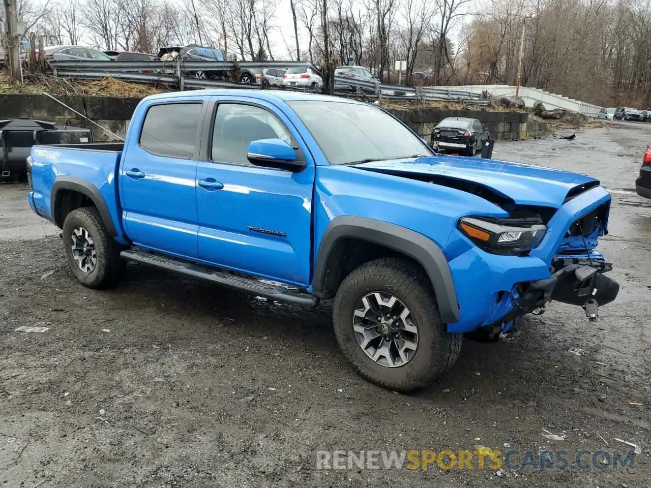 4 Photograph of a damaged car 3TMCZ5AN8LM298342 TOYOTA TACOMA 2020