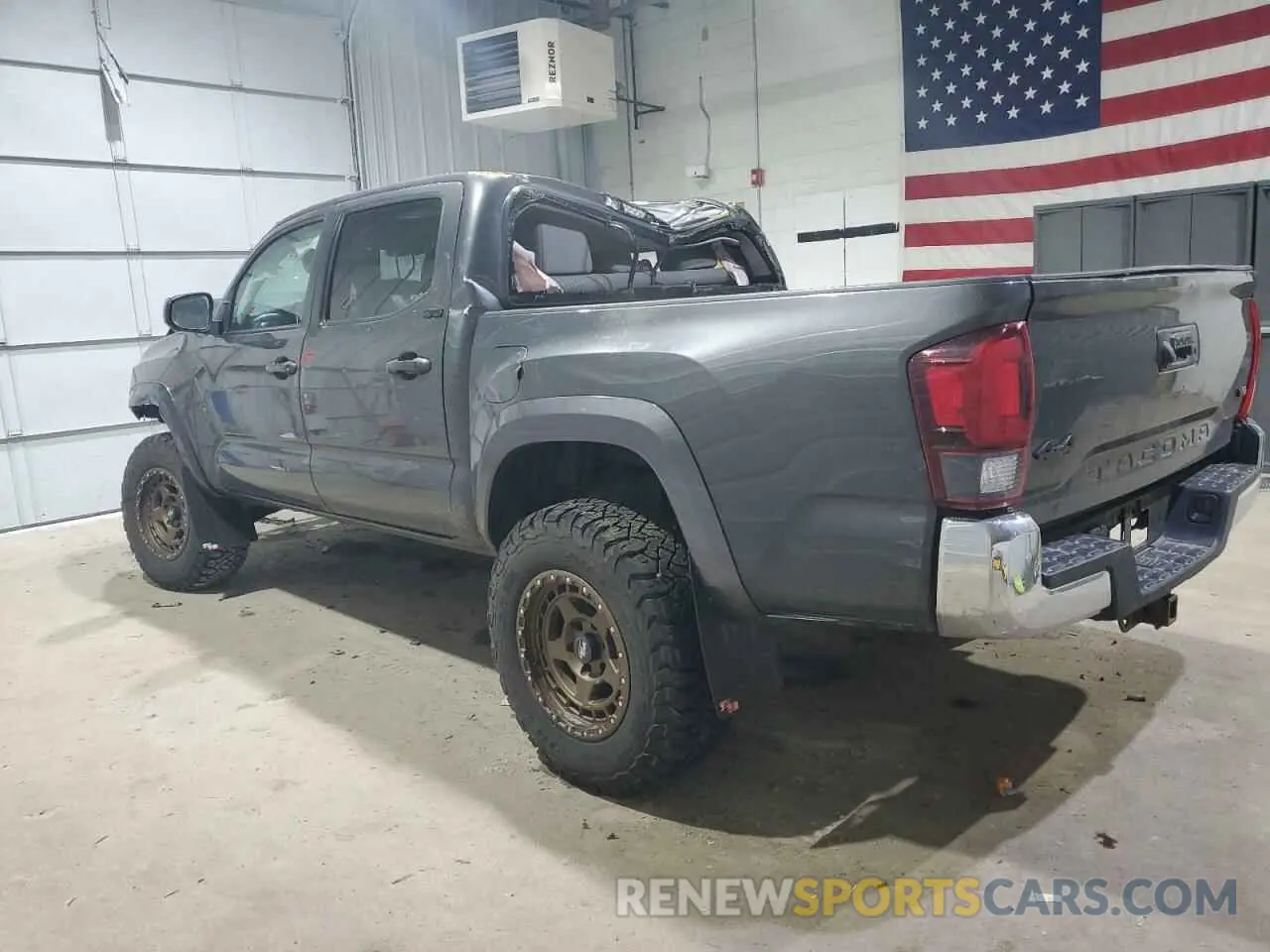 2 Photograph of a damaged car 3TMCZ5AN8LM302535 TOYOTA TACOMA 2020