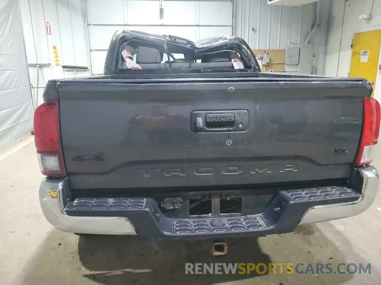 6 Photograph of a damaged car 3TMCZ5AN8LM302535 TOYOTA TACOMA 2020