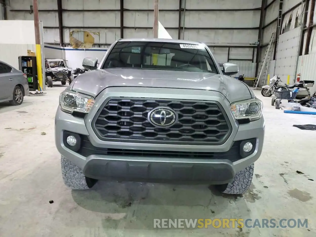 5 Photograph of a damaged car 3TMCZ5AN8LM320243 TOYOTA TACOMA 2020