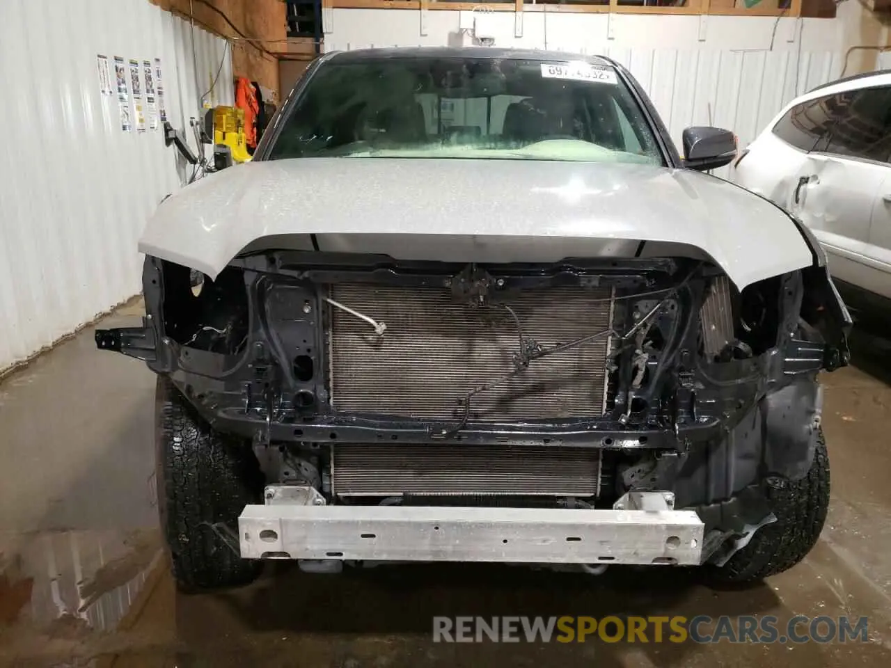 5 Photograph of a damaged car 3TMCZ5AN8LM340377 TOYOTA TACOMA 2020