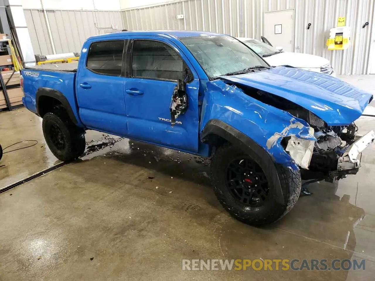 4 Фотография поврежденного автомобиля 3TMCZ5AN9LM351484 TOYOTA TACOMA 2020