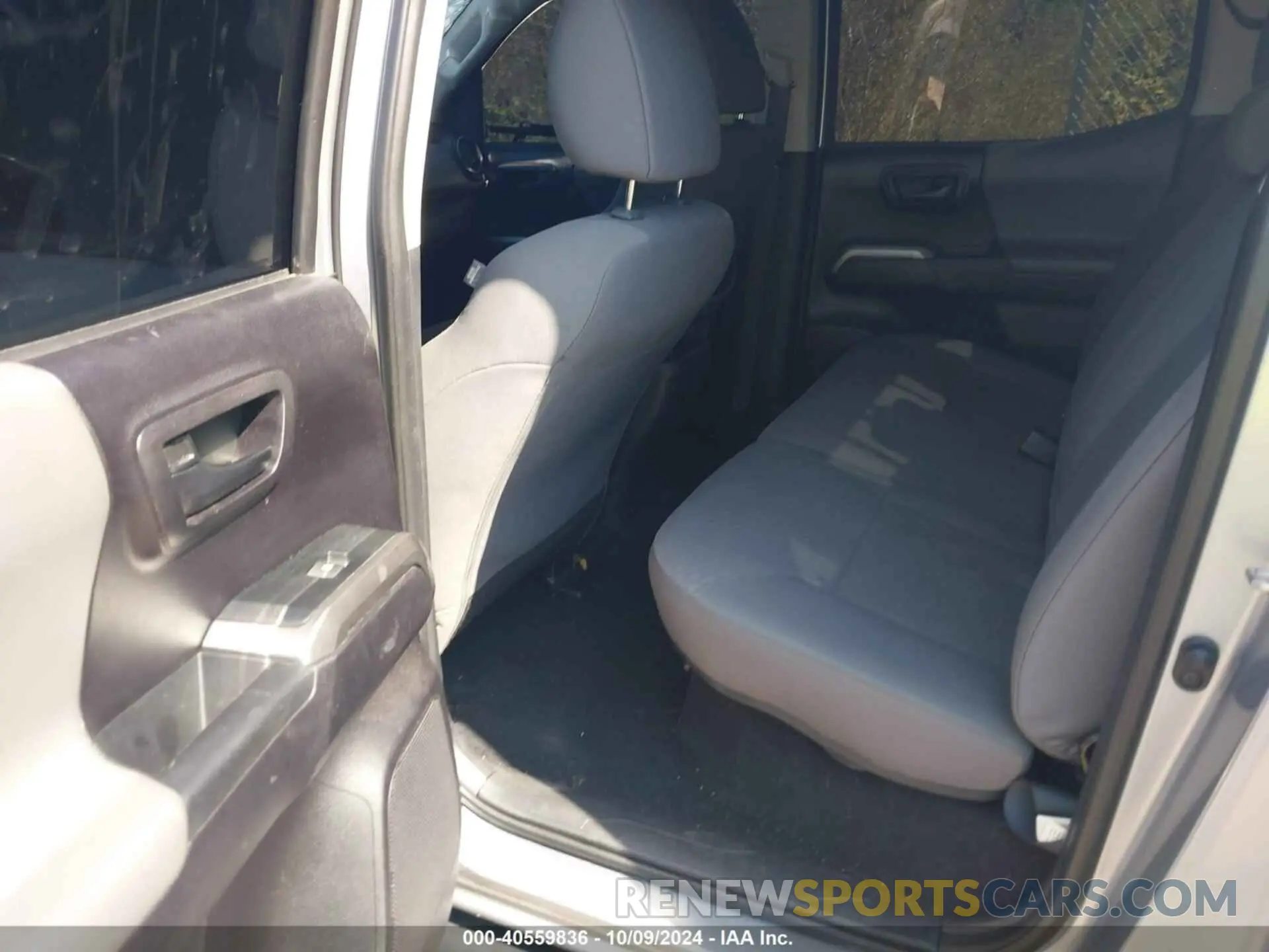 8 Photograph of a damaged car 3TMCZ5ANXLM290081 TOYOTA TACOMA 2020