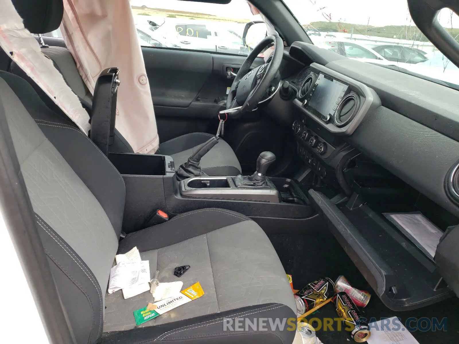 5 Photograph of a damaged car 3TMCZ5ANXLM333575 TOYOTA TACOMA 2020