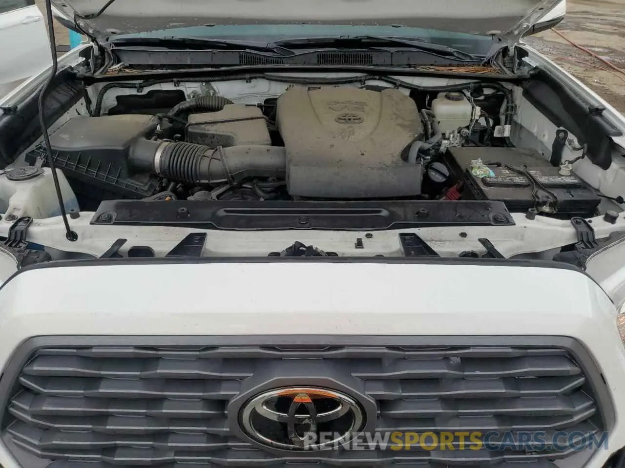 11 Photograph of a damaged car 3TMCZ5ANXLM333673 TOYOTA TACOMA 2020