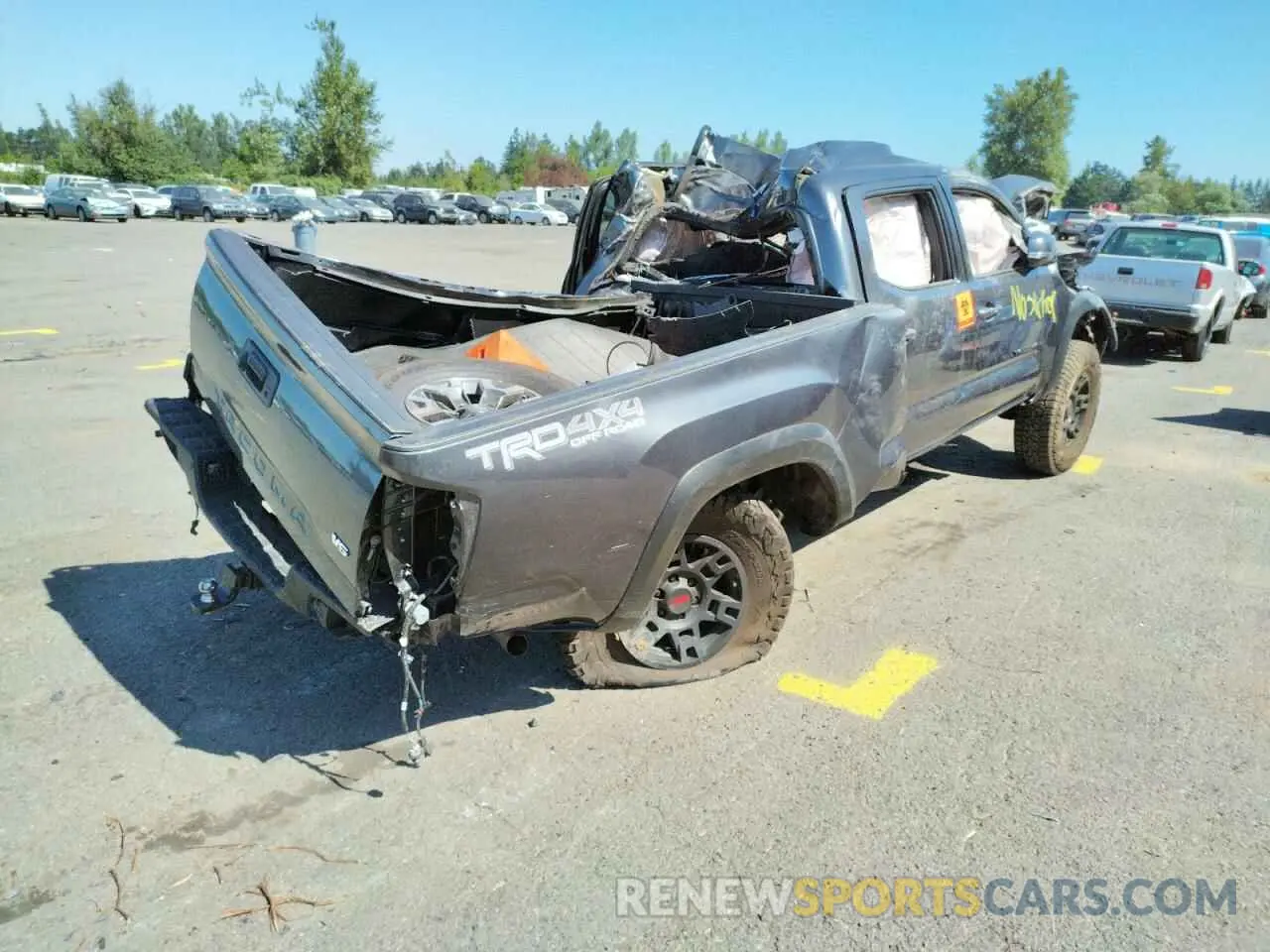 4 Фотография поврежденного автомобиля 3TMDZ5BN5LM092169 TOYOTA TACOMA 2020