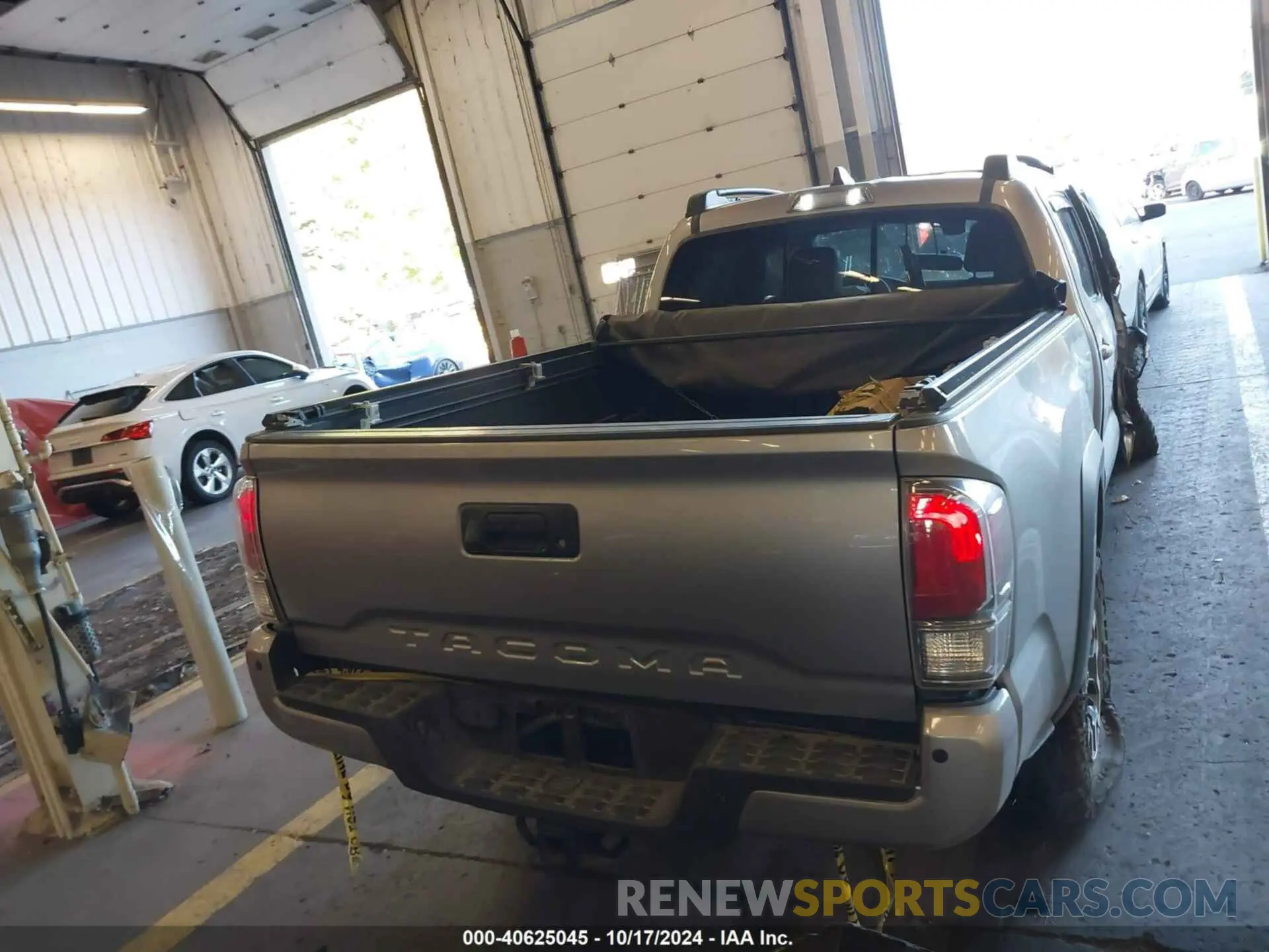 16 Photograph of a damaged car 3TMDZ5BN6LM080144 TOYOTA TACOMA 2020