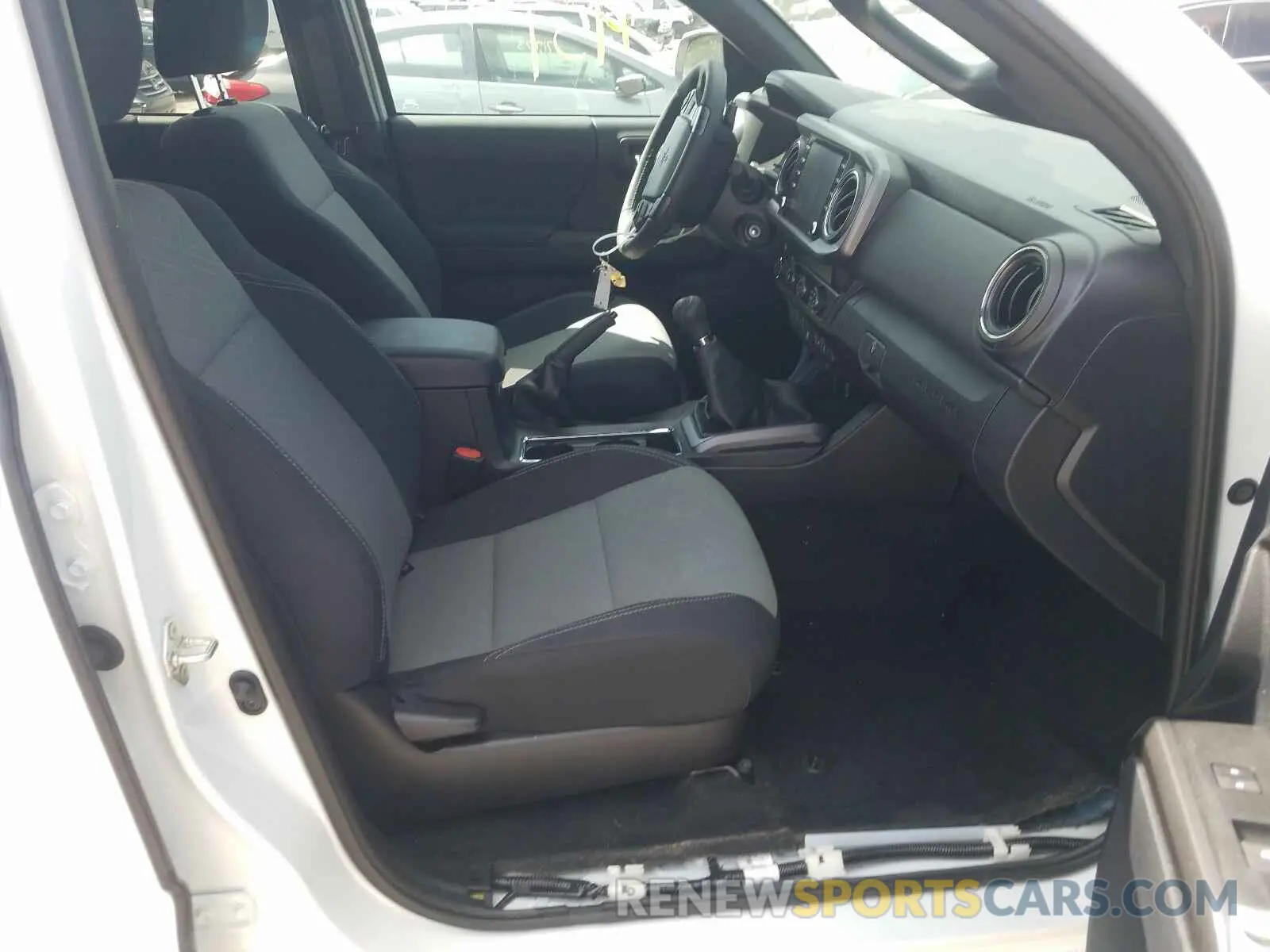5 Photograph of a damaged car 3TYCZ5AN0LT005201 TOYOTA TACOMA 2020