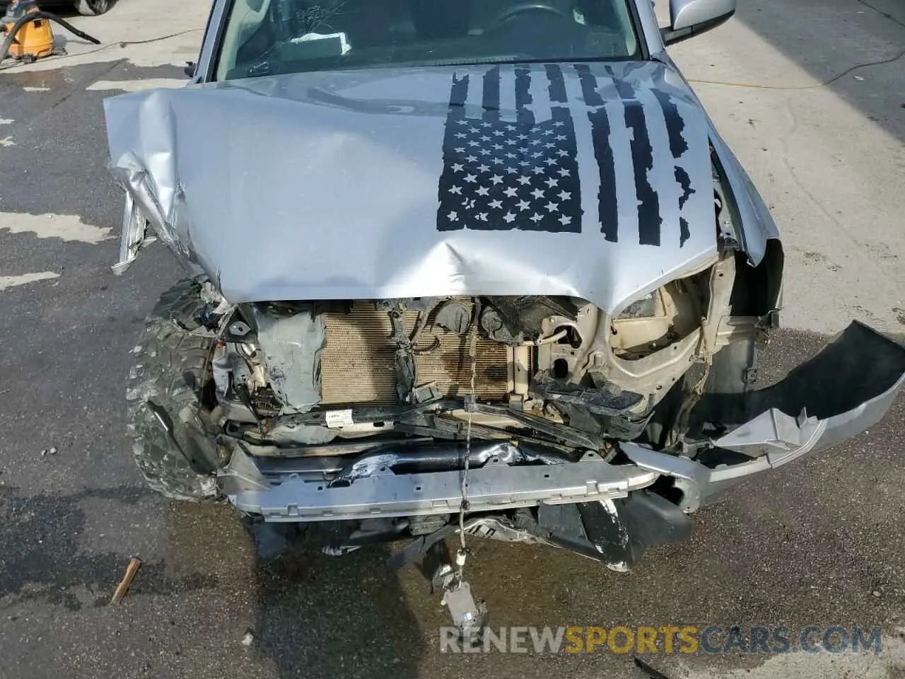11 Photograph of a damaged car 3TYCZ5AN3LT004690 TOYOTA TACOMA 2020