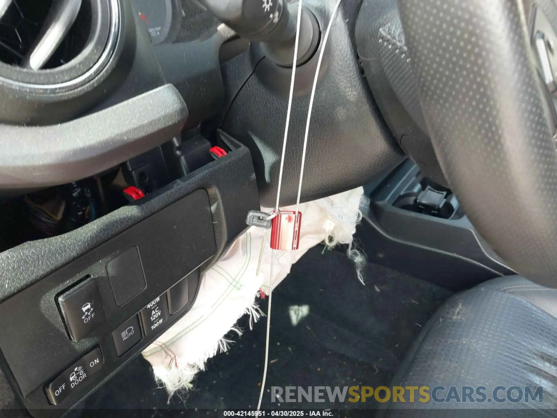 11 Photograph of a damaged car 3TYCZ5AN5LT003864 TOYOTA TACOMA 2020
