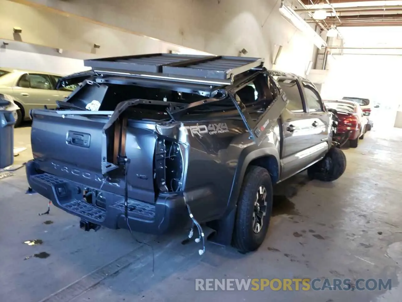 4 Photograph of a damaged car 3TYCZ5ANXLT007246 TOYOTA TACOMA 2020