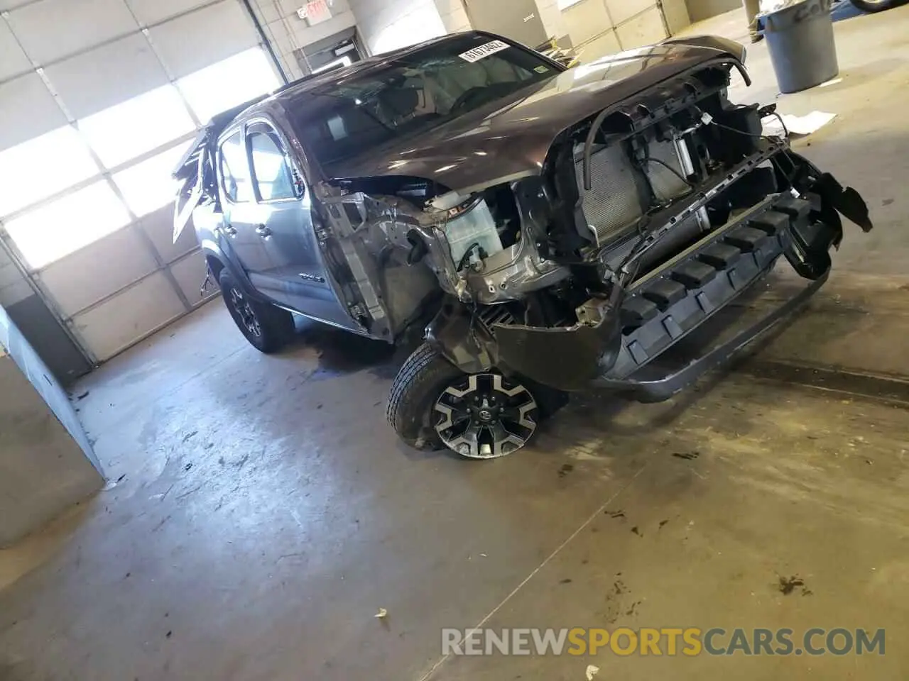 9 Photograph of a damaged car 3TYCZ5ANXLT007246 TOYOTA TACOMA 2020