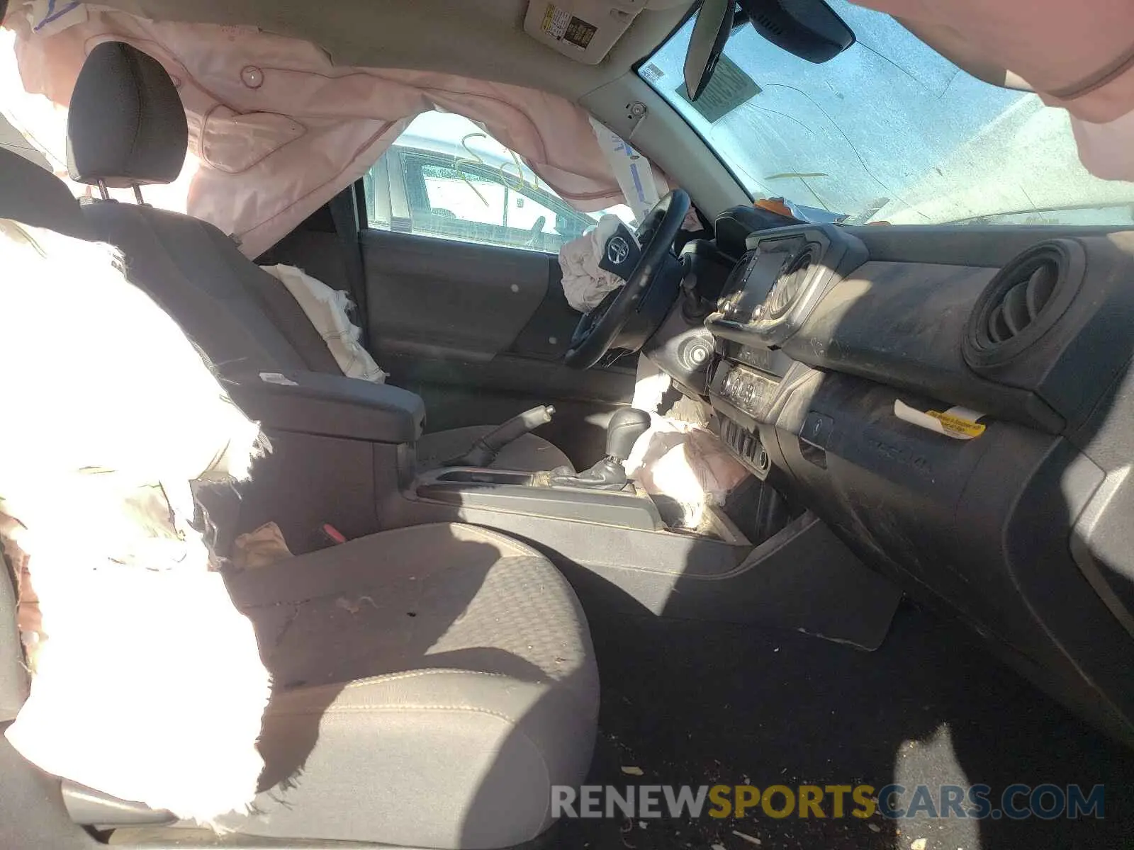5 Photograph of a damaged car 3TYRX5GN4LT005306 TOYOTA TACOMA 2020
