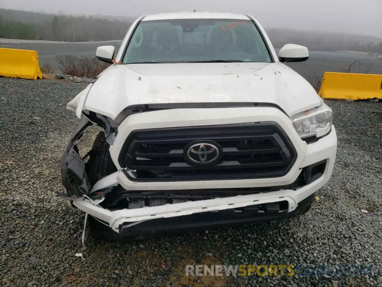 5 Photograph of a damaged car 3TYRX5GN5LT003161 TOYOTA TACOMA 2020