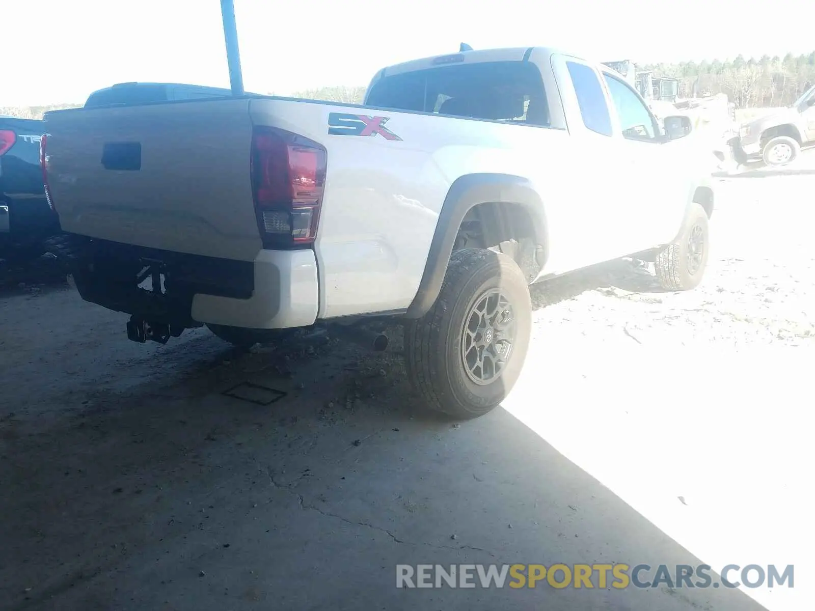 4 Photograph of a damaged car 3TYRZ5CN2LT002078 TOYOTA TACOMA 2020