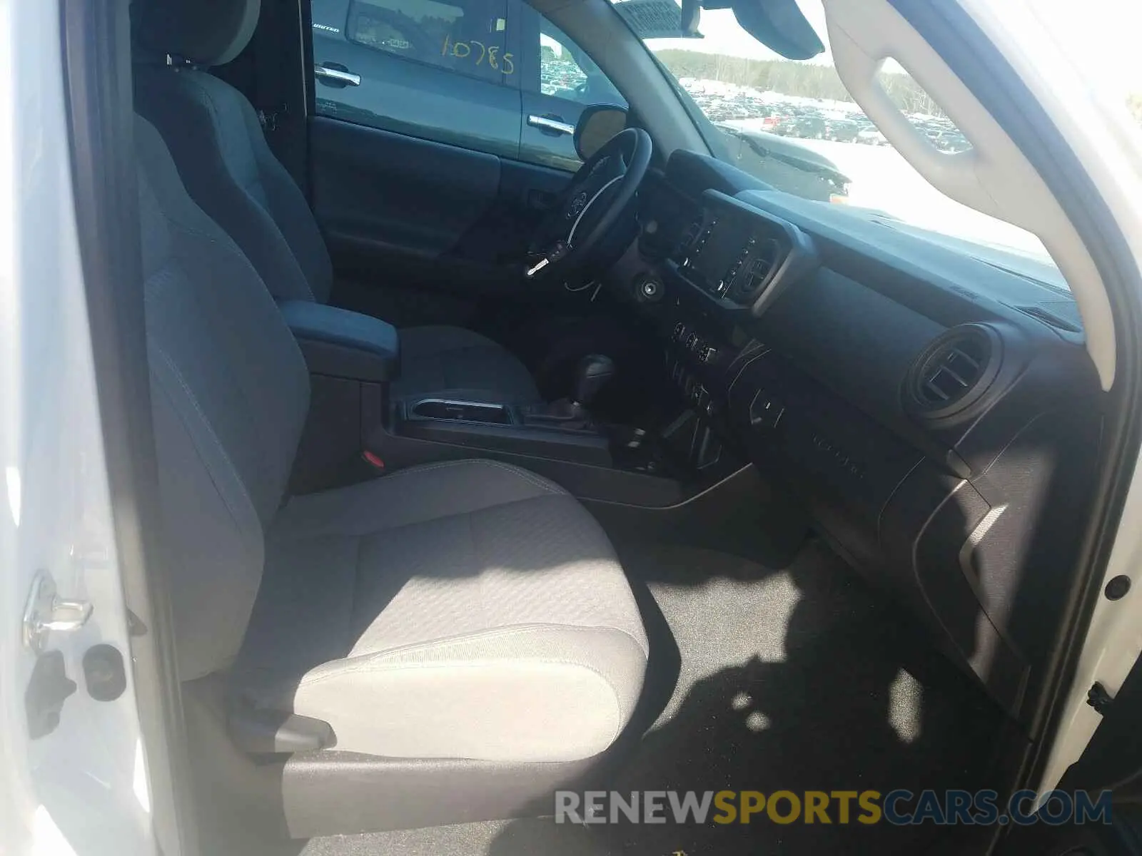 5 Photograph of a damaged car 3TYRZ5CN2LT002078 TOYOTA TACOMA 2020