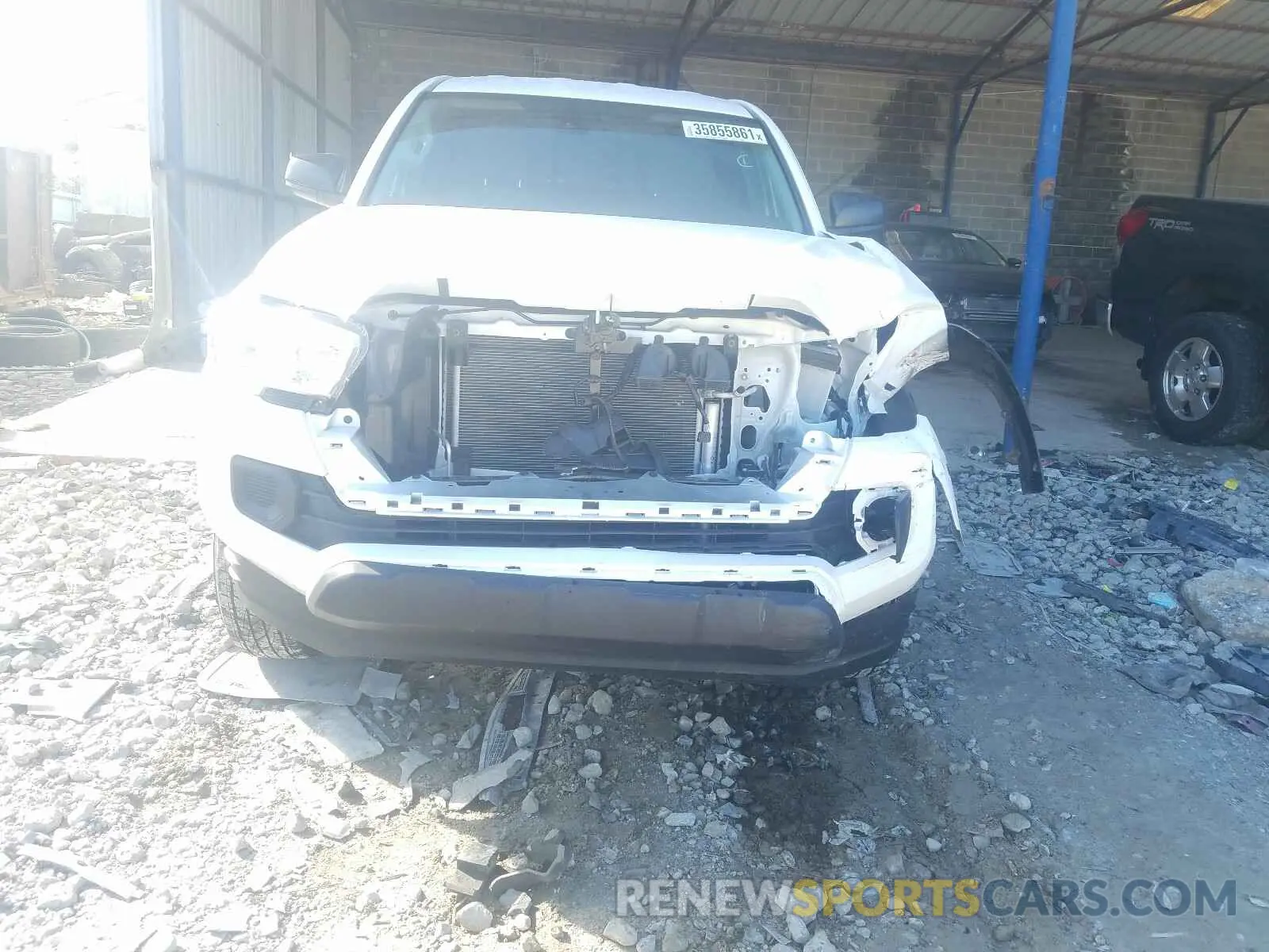 9 Photograph of a damaged car 3TYRZ5CN2LT002078 TOYOTA TACOMA 2020