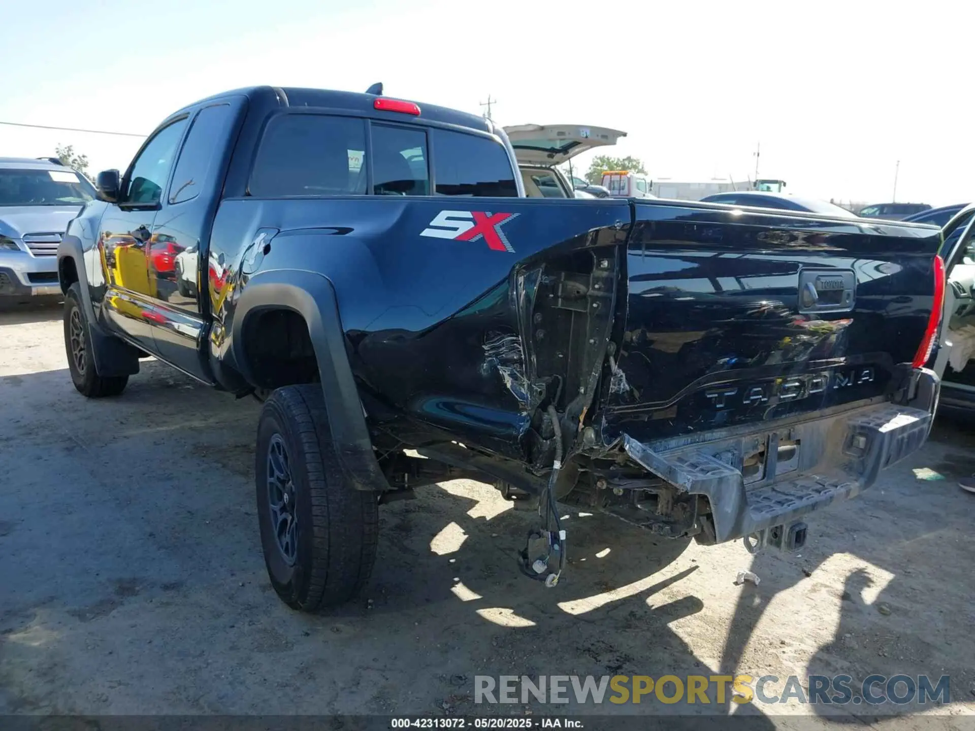3 Фотография поврежденного автомобиля 3TYRZ5CN7LT000455 TOYOTA TACOMA 2020
