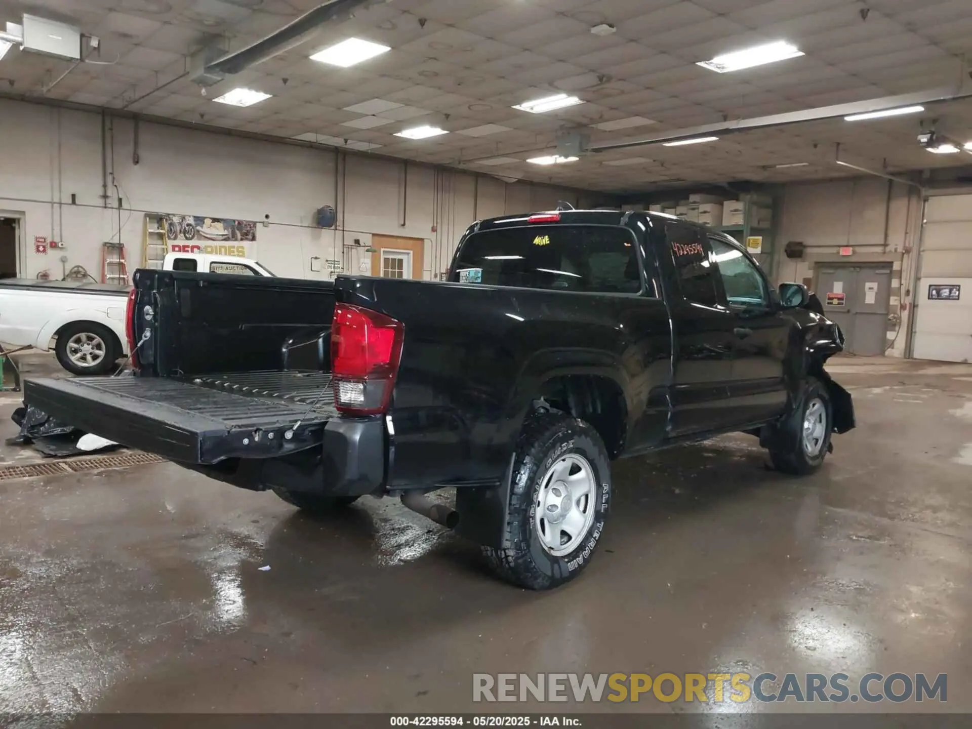 4 Photograph of a damaged car 3TYSX5EN9LT002700 TOYOTA TACOMA 2020