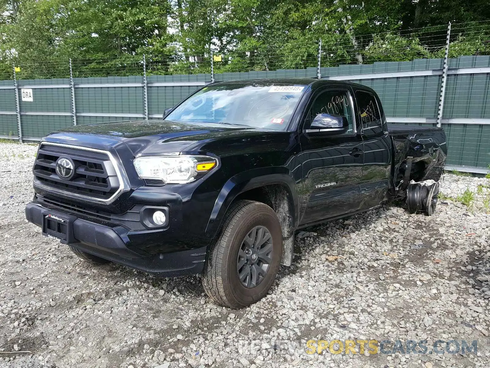2 Photograph of a damaged car 3TYSZ5AN7LT000928 TOYOTA TACOMA 2020