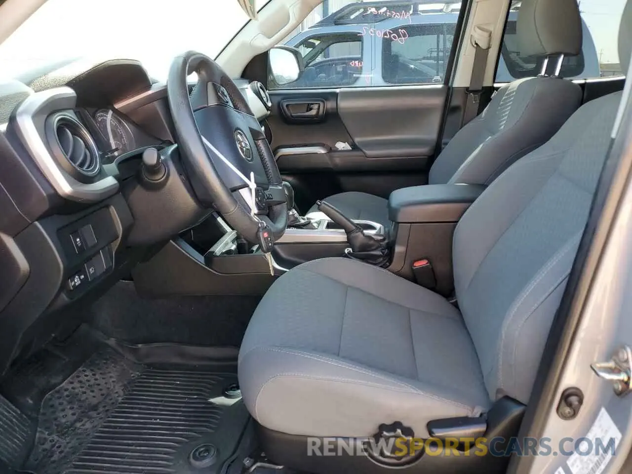 7 Фотография поврежденного автомобиля 5TFAX5GN3LX179077 TOYOTA TACOMA 2020