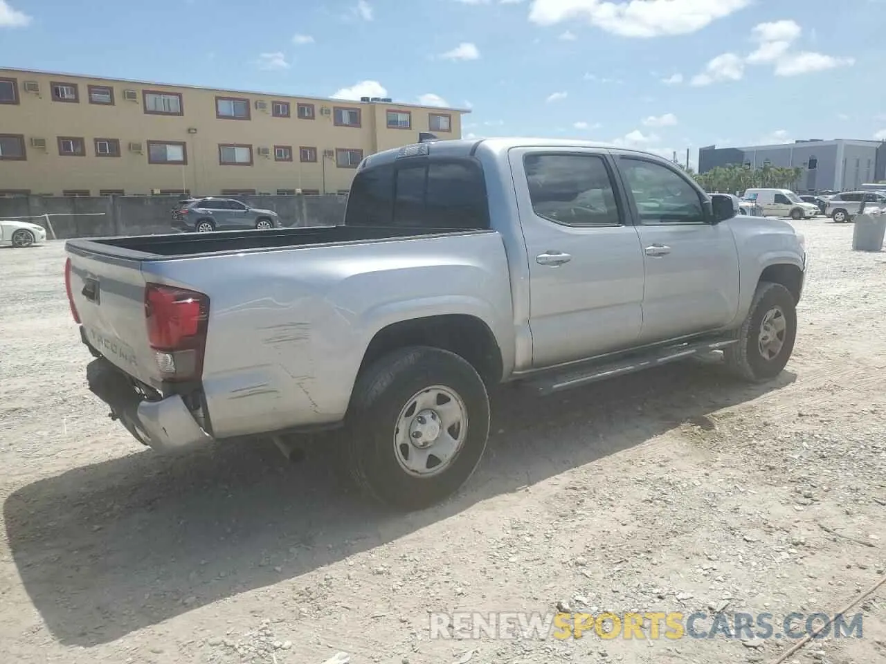 3 Фотография поврежденного автомобиля 5TFAX5GN3LX187762 TOYOTA TACOMA 2020