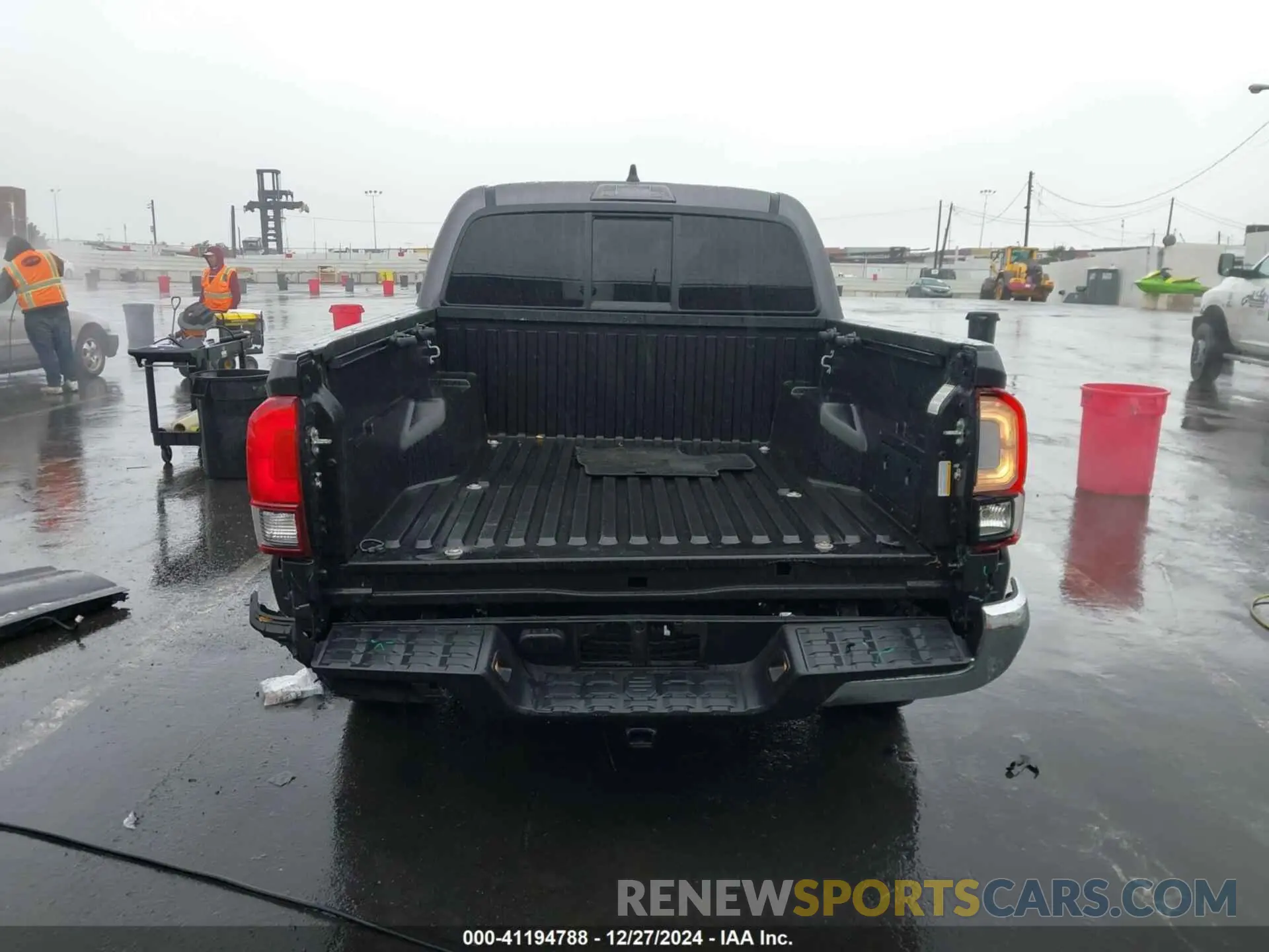 17 Photograph of a damaged car 5TFAX5GN5LX184748 TOYOTA TACOMA 2020