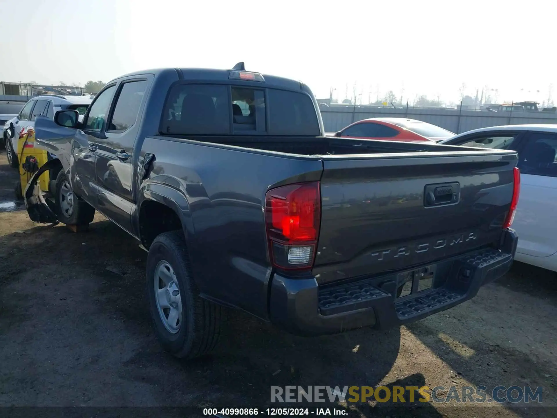 3 Фотография поврежденного автомобиля 5TFAX5GN6LX186573 TOYOTA TACOMA 2020