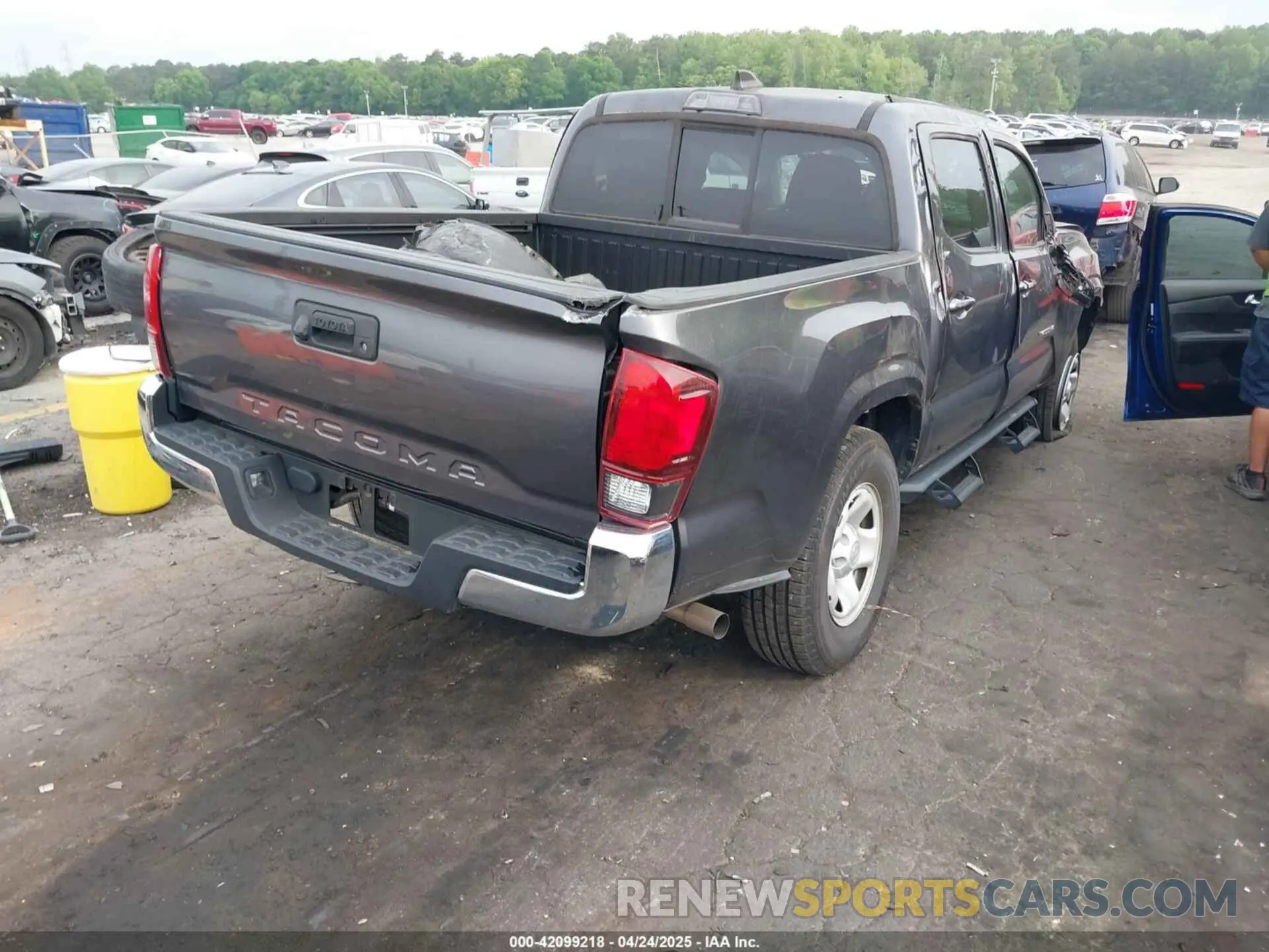 4 Фотография поврежденного автомобиля 5TFAX5GN8LX176272 TOYOTA TACOMA 2020