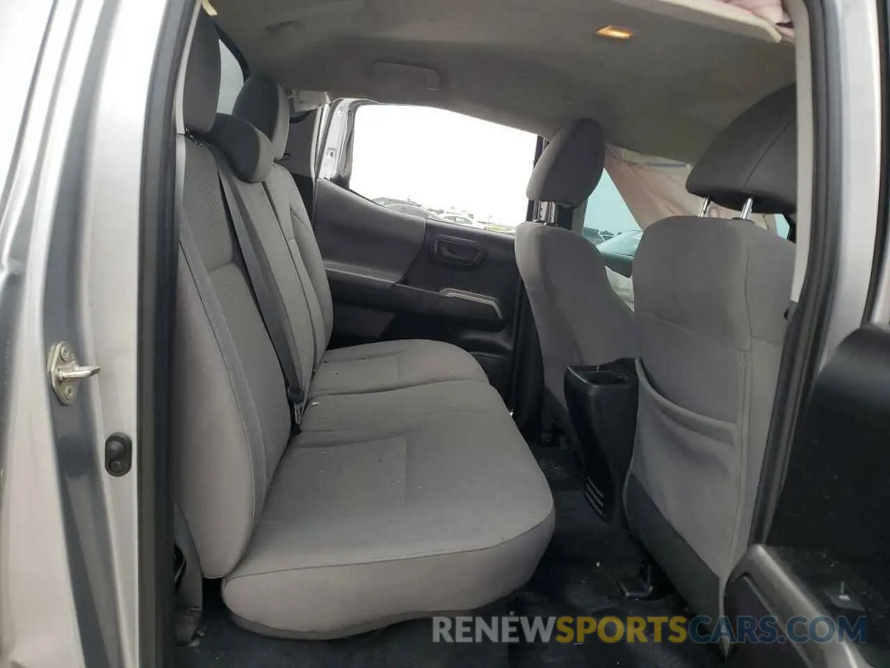 10 Фотография поврежденного автомобиля 5TFAZ5CN0LX089045 TOYOTA TACOMA 2020