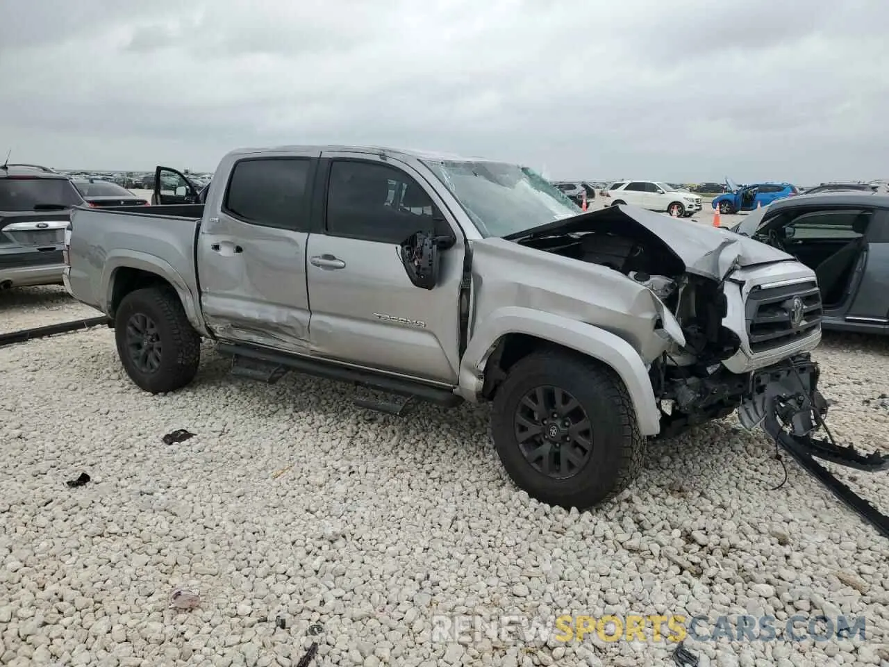 4 Фотография поврежденного автомобиля 5TFAZ5CN0LX089045 TOYOTA TACOMA 2020