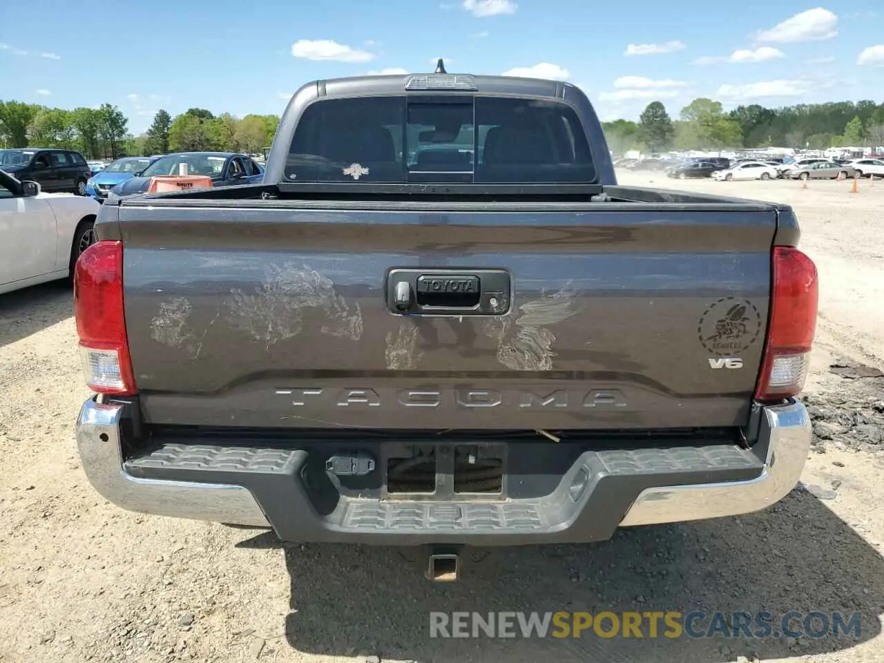 6 Photograph of a damaged car 5TFAZ5CN0LX093399 TOYOTA TACOMA 2020