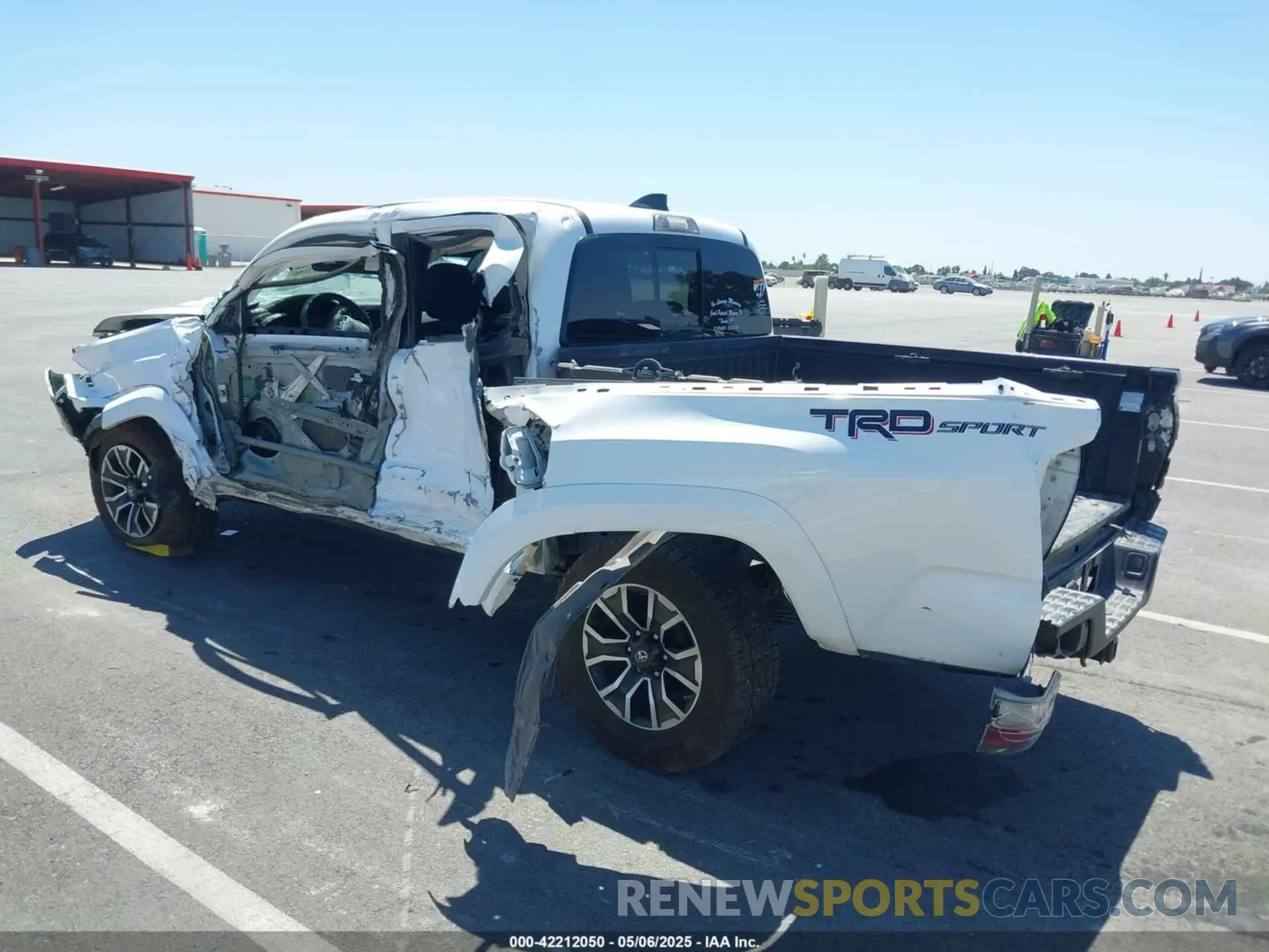 3 Photograph of a damaged car 5TFAZ5CN3LX093798 TOYOTA TACOMA 2020