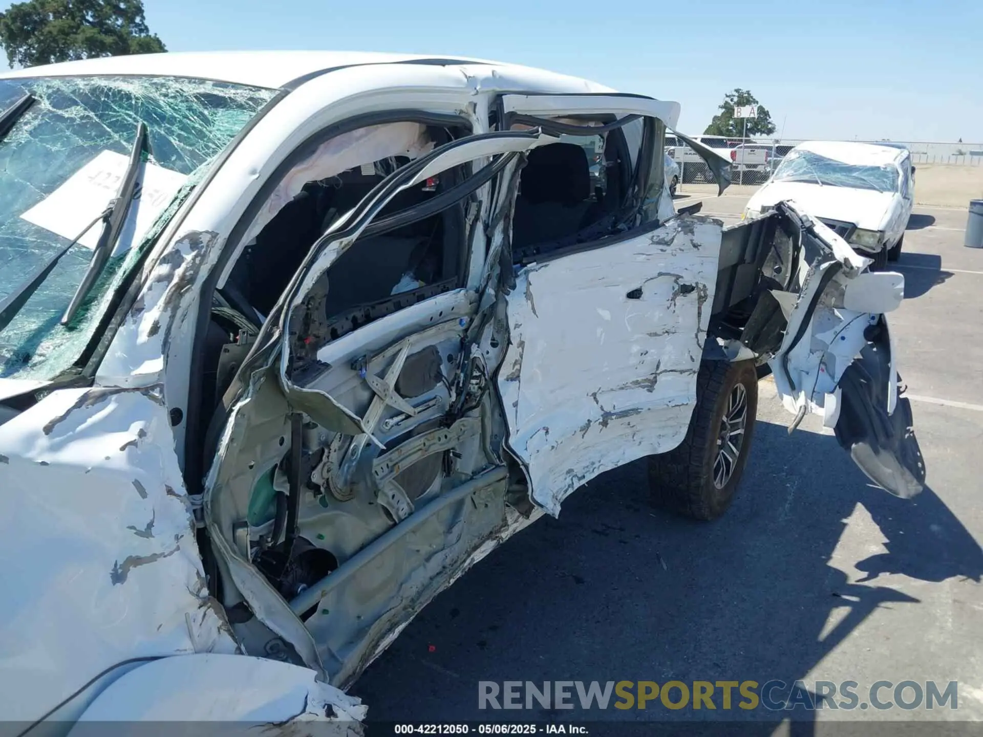 6 Photograph of a damaged car 5TFAZ5CN3LX093798 TOYOTA TACOMA 2020