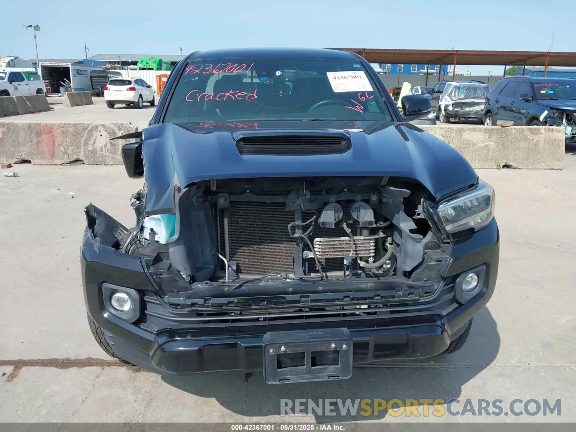 12 Photograph of a damaged car 5TFAZ5CN4LX088948 TOYOTA TACOMA 2020