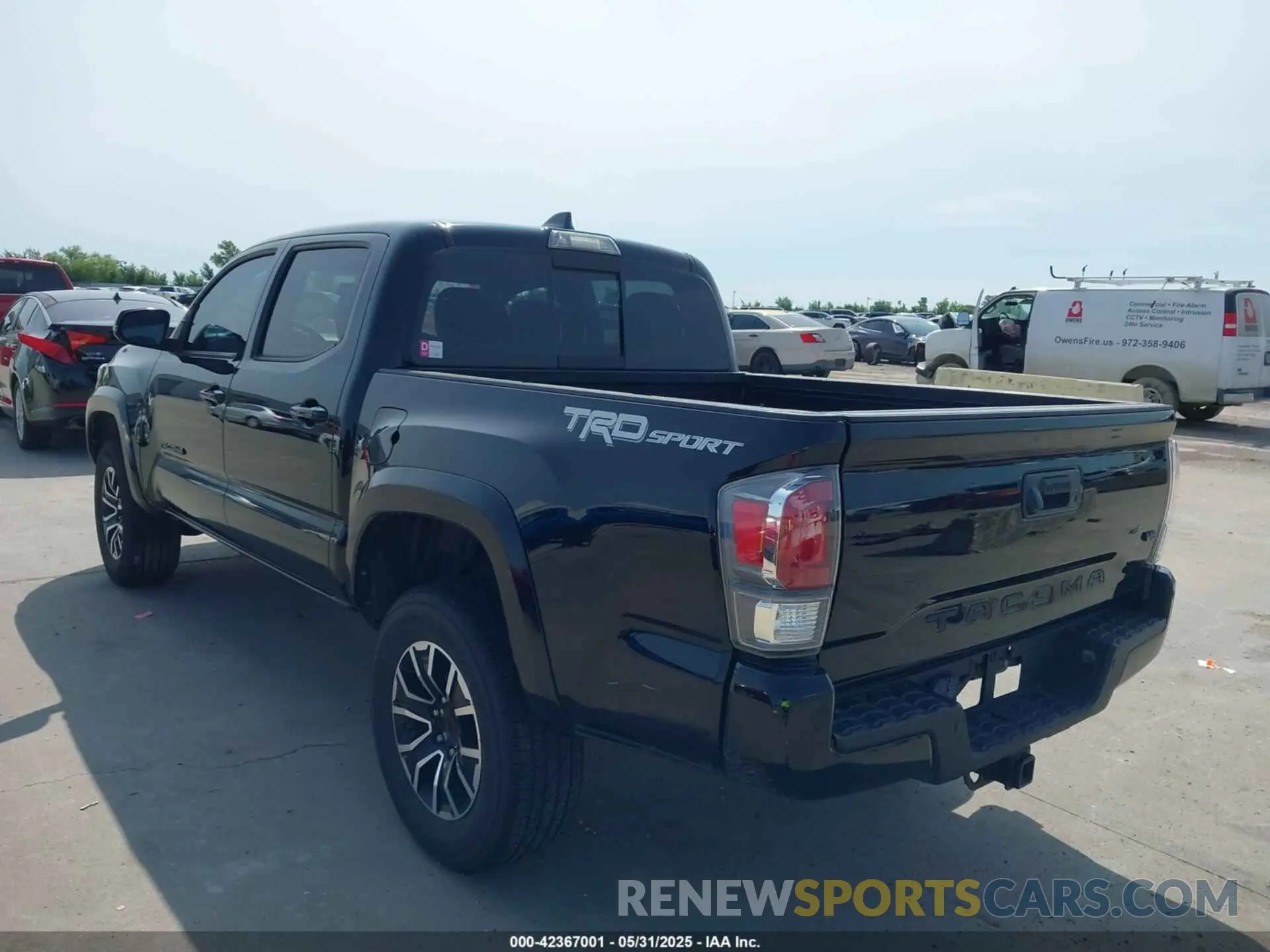 3 Photograph of a damaged car 5TFAZ5CN4LX088948 TOYOTA TACOMA 2020