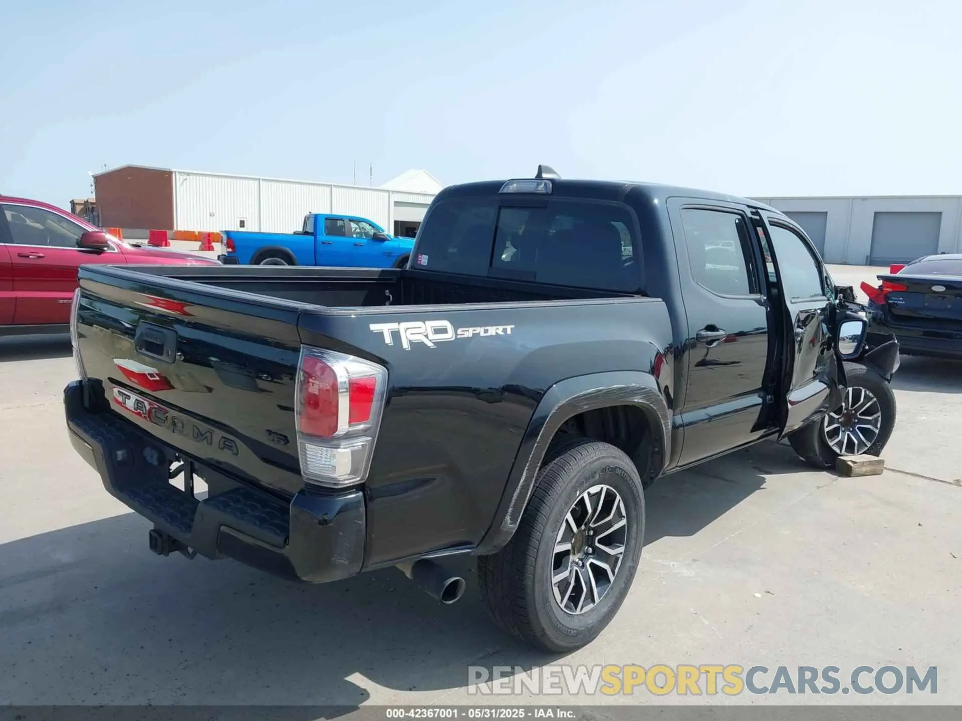 4 Photograph of a damaged car 5TFAZ5CN4LX088948 TOYOTA TACOMA 2020