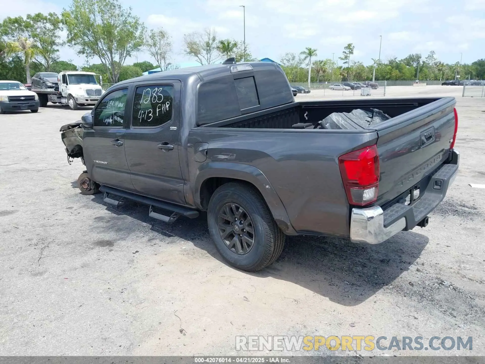 3 Фотография поврежденного автомобиля 5TFAZ5CN4LX091283 TOYOTA TACOMA 2020