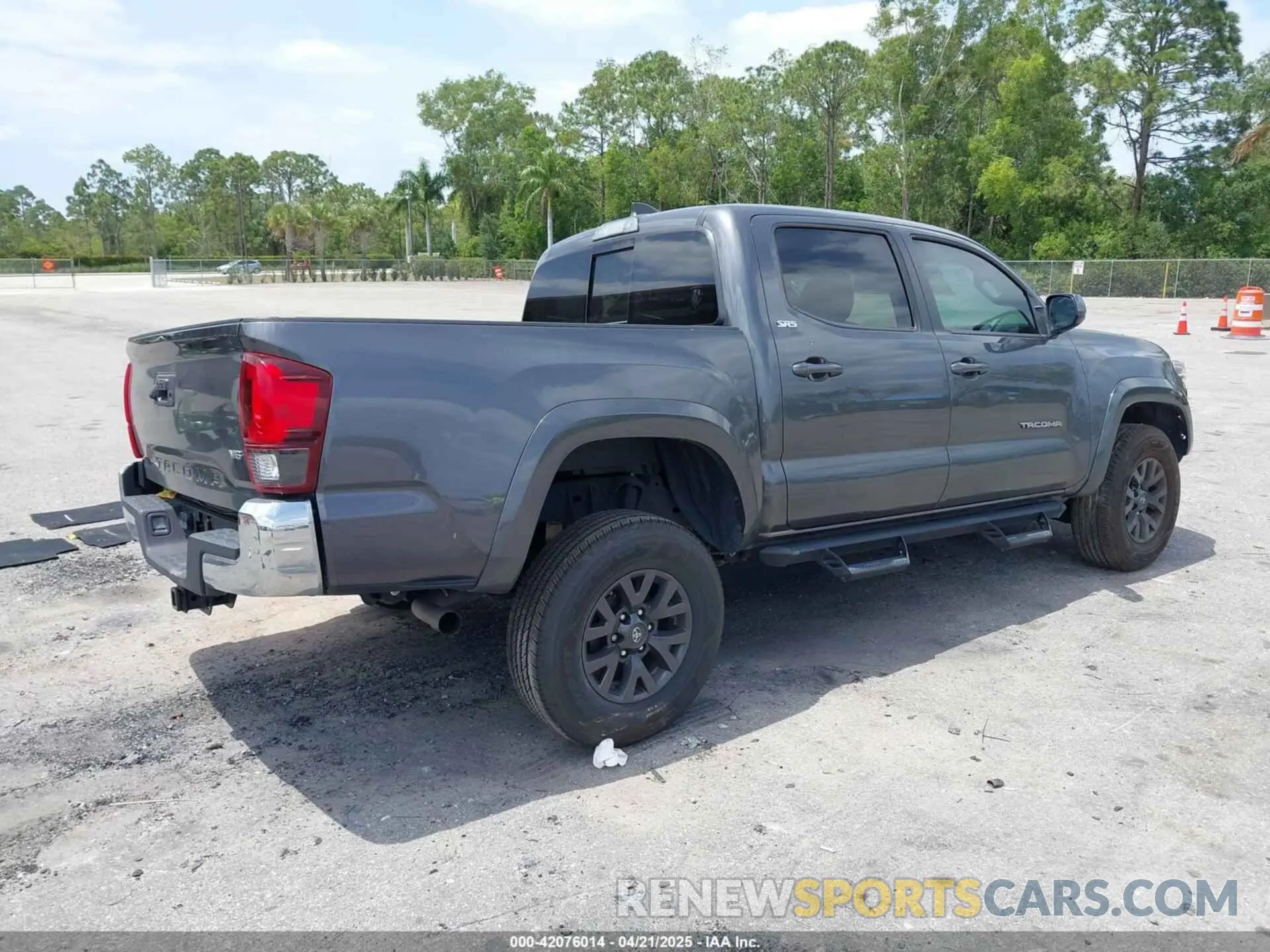 4 Фотография поврежденного автомобиля 5TFAZ5CN4LX091283 TOYOTA TACOMA 2020
