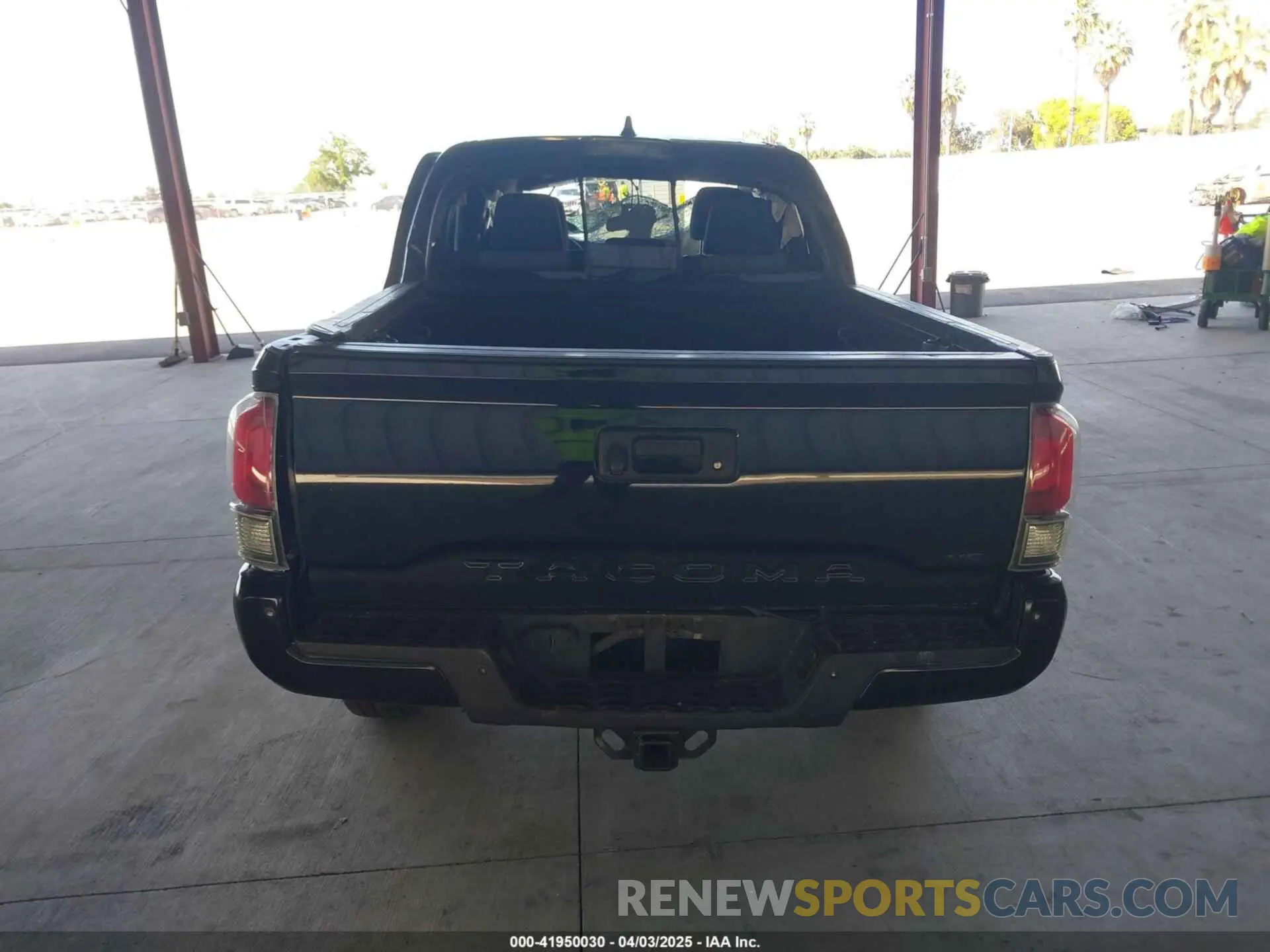 16 Photograph of a damaged car 5TFCZ5AN1LX224058 TOYOTA TACOMA 2020