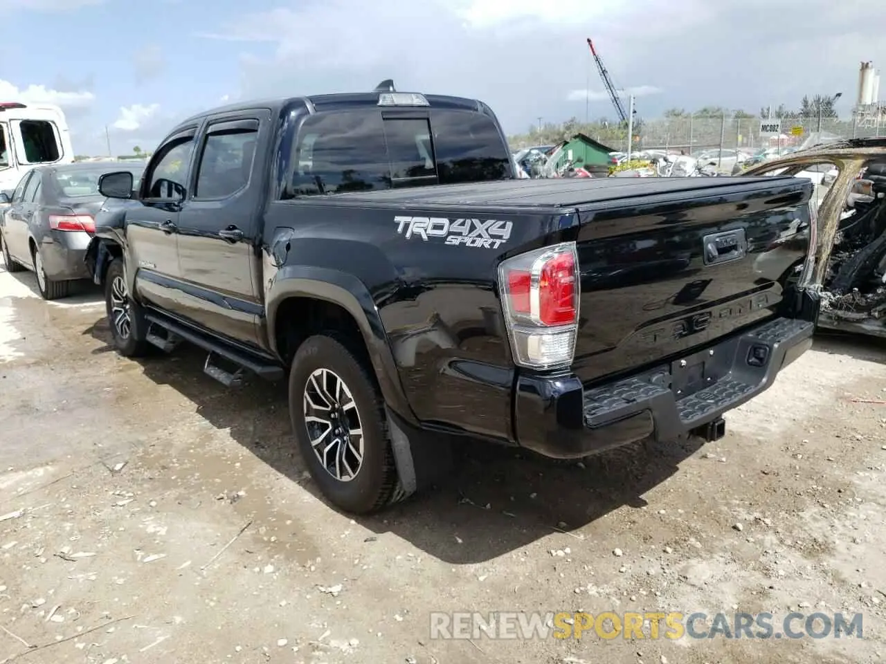 3 Photograph of a damaged car 5TFCZ5AN2LX221766 TOYOTA TACOMA 2020