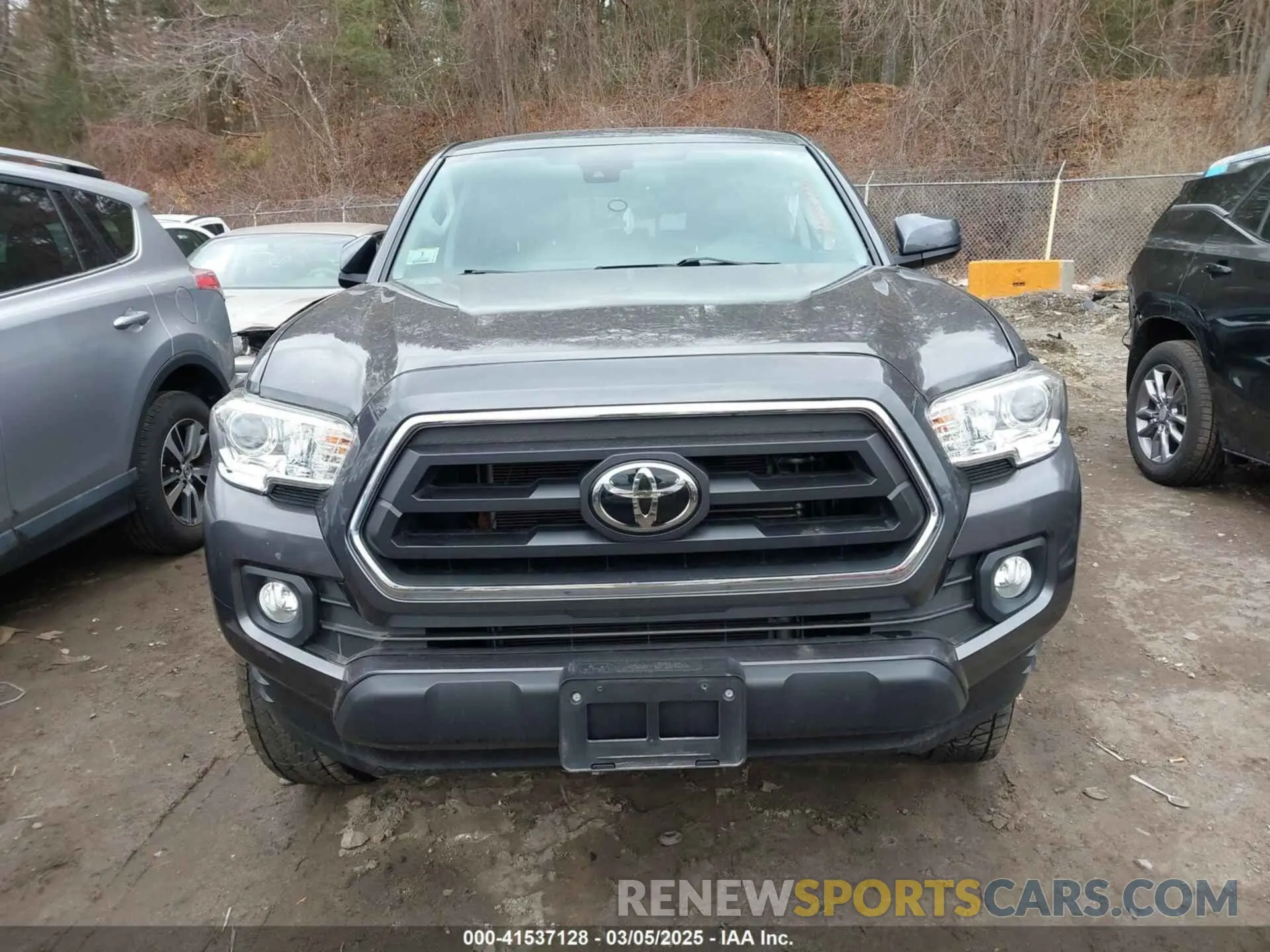 12 Photograph of a damaged car 5TFCZ5AN2LX231424 TOYOTA TACOMA 2020