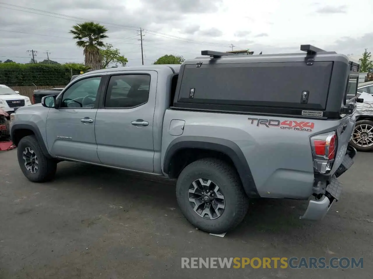 2 Photograph of a damaged car 5TFCZ5AN2LX237322 TOYOTA TACOMA 2020