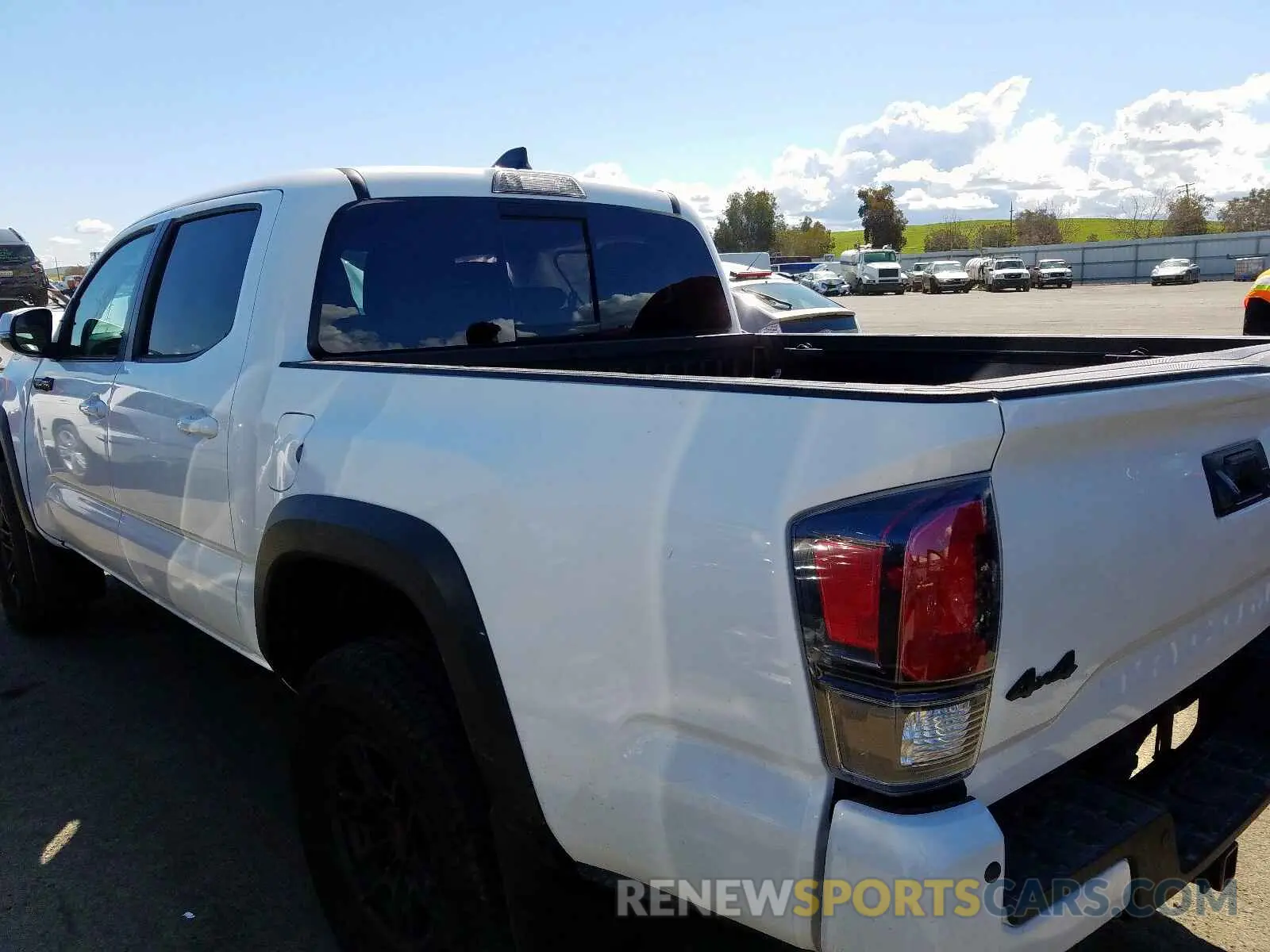 3 Photograph of a damaged car 5TFCZ5AN3LX229780 TOYOTA TACOMA 2020