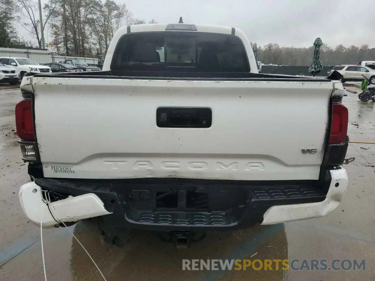 6 Photograph of a damaged car 5TFCZ5AN4LX216164 TOYOTA TACOMA 2020