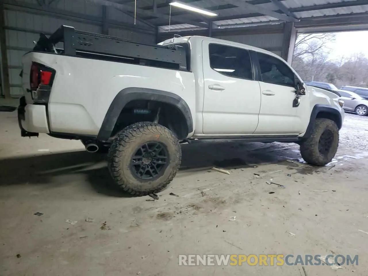 3 Photograph of a damaged car 5TFCZ5AN4LX225172 TOYOTA TACOMA 2020
