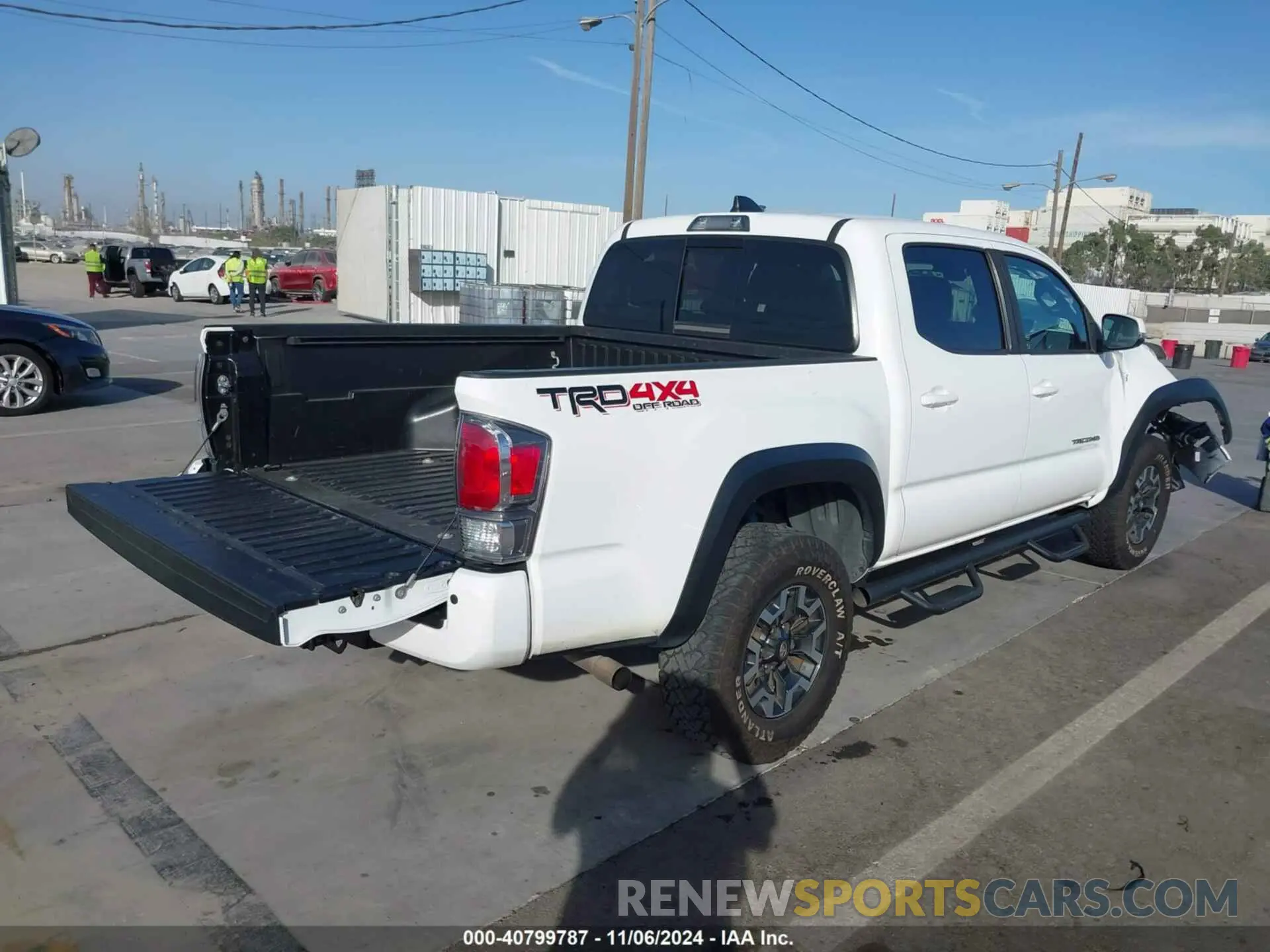 4 Photograph of a damaged car 5TFCZ5AN4LX227116 TOYOTA TACOMA 2020