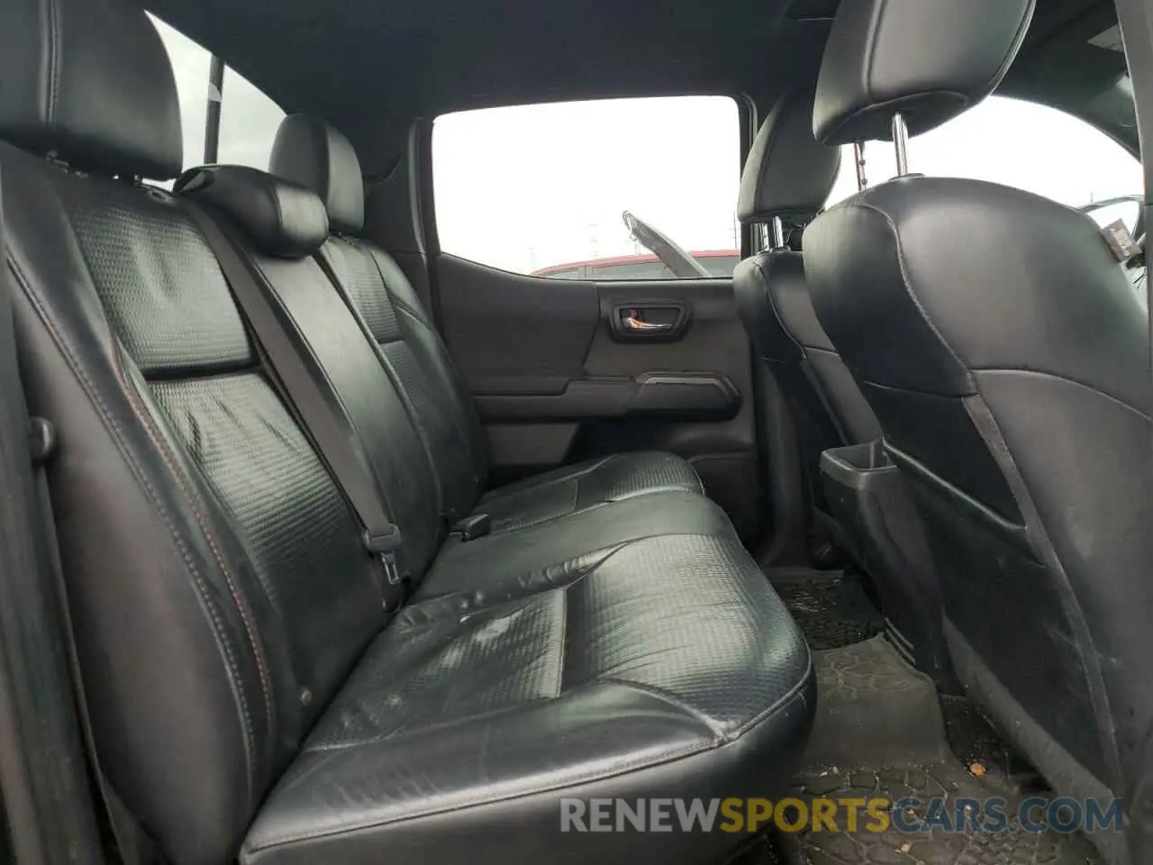 10 Фотография поврежденного автомобиля 5TFCZ5AN4LX239346 TOYOTA TACOMA 2020