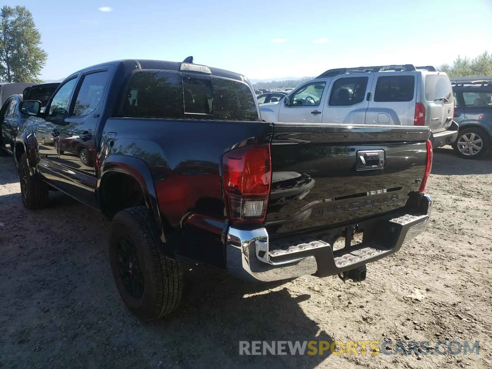 3 Photograph of a damaged car 5TFCZ5AN4LX240304 TOYOTA TACOMA 2020
